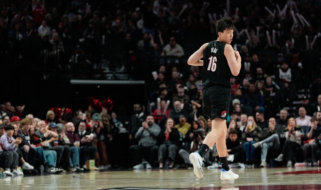 足球直播免费视频直播-【菜鸟】杨瀚森6分4板1帽+损失2000刀 克尼佩尔失准13分&amp;三分6中1