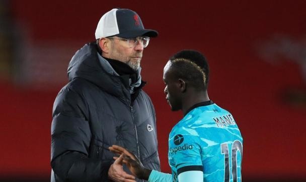 足球直播在线观看无插件-马内倒地未获点 渣叔：曼联两年点球比我5年半都多